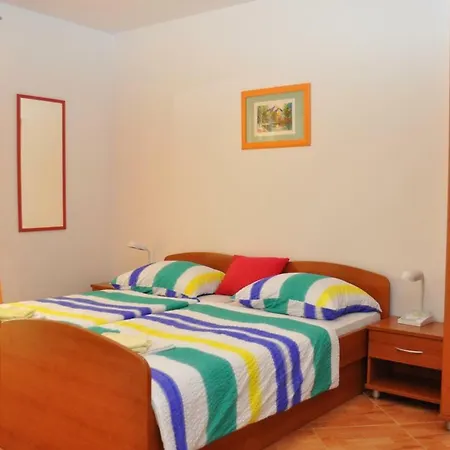Studio 14667a